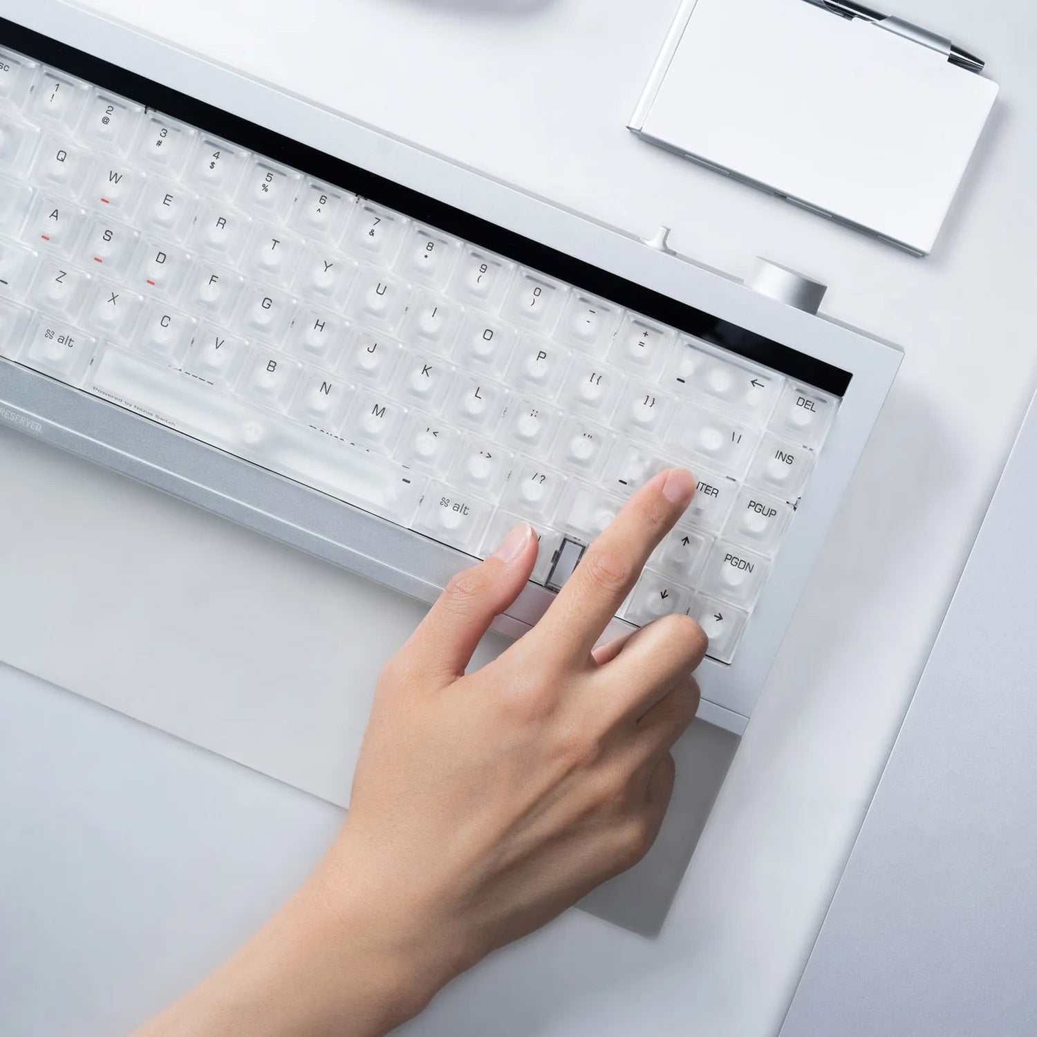 Hyzen 67 Wrist-rest [Silver]